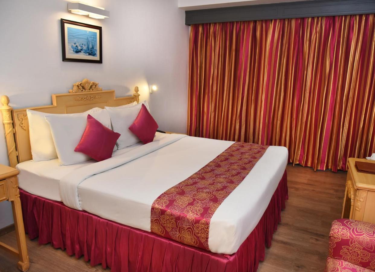 Golden Parkk Hotel Калькутта Экстерьер фото