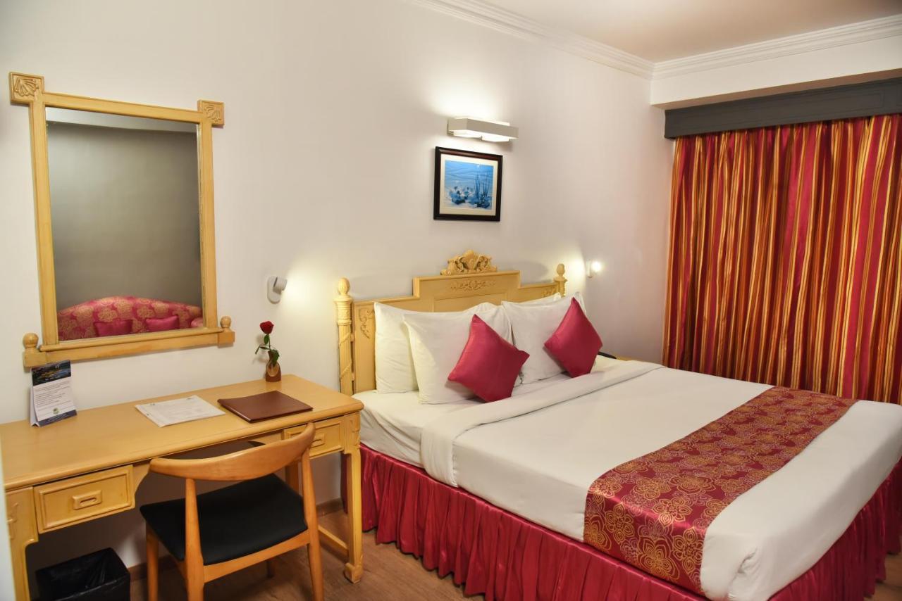 Golden Parkk Hotel Калькутта Экстерьер фото