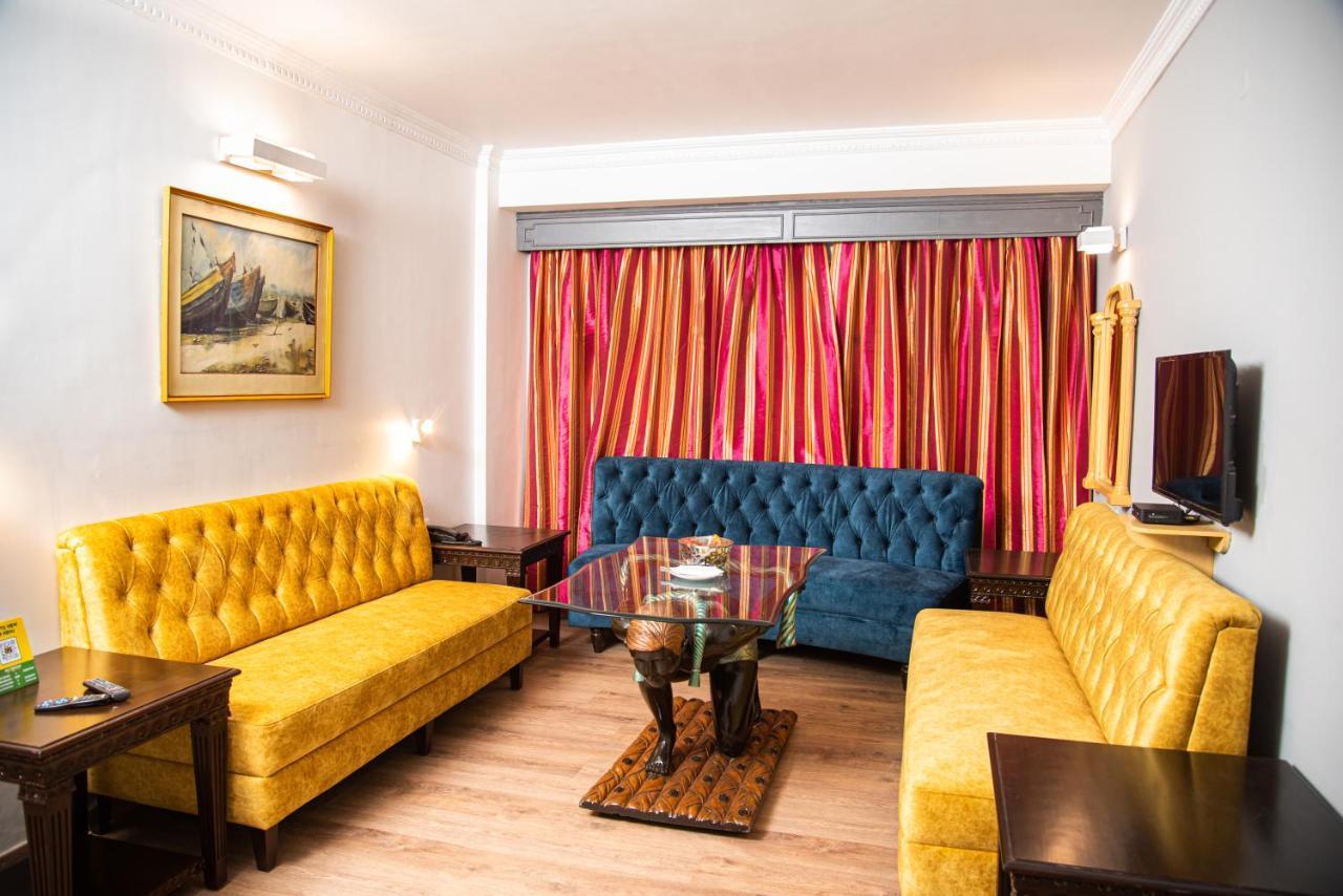 Golden Parkk Hotel Калькутта Экстерьер фото