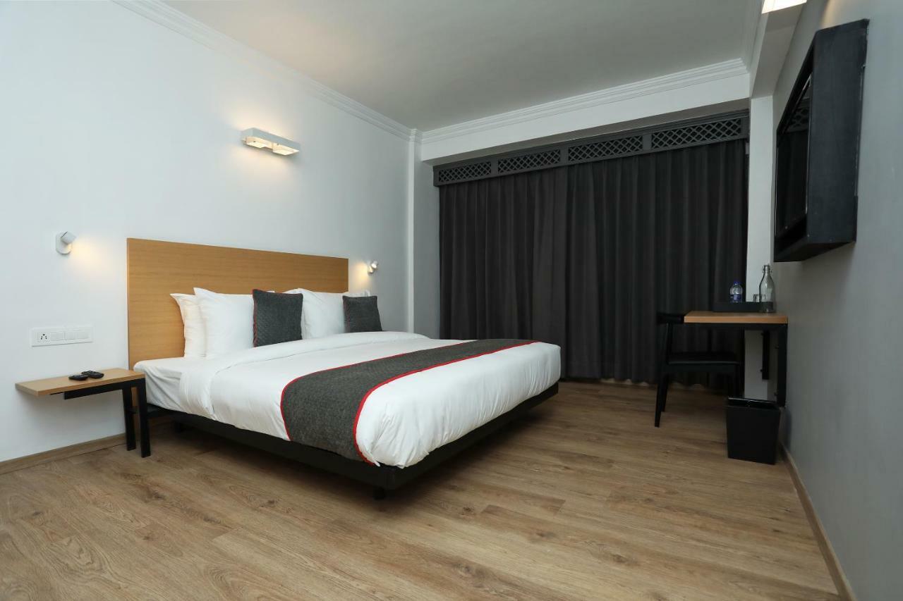Golden Parkk Hotel Калькутта Экстерьер фото