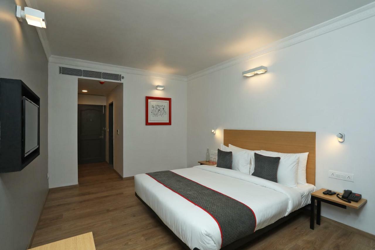 Golden Parkk Hotel Калькутта Экстерьер фото