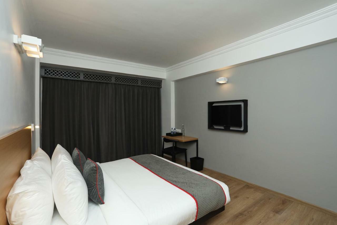 Golden Parkk Hotel Калькутта Экстерьер фото