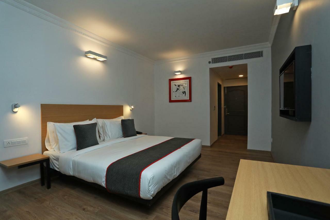 Golden Parkk Hotel Калькутта Экстерьер фото