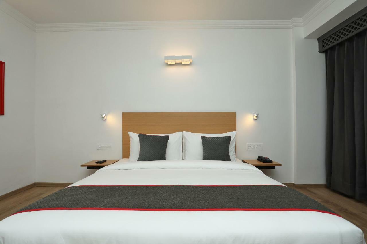 Golden Parkk Hotel Калькутта Экстерьер фото